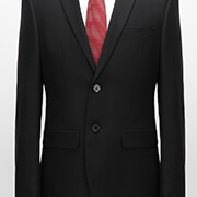 ウエストの絞りを控えた自然な曲線。